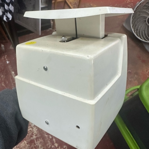 White Kitchen Scale - Picture 2 of 2